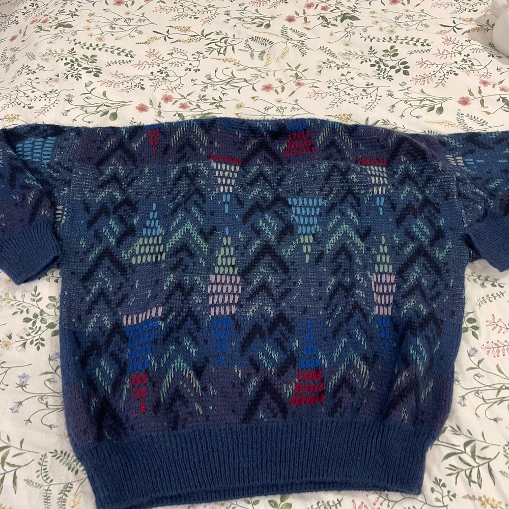 Colorful Patterned V-Neck Sweater - Picture 2 of 3